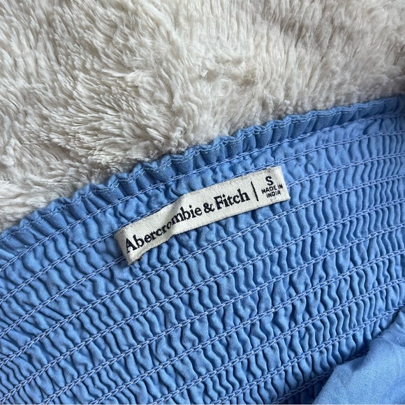 A&F Flutter Sleeve Peplum Top - Picture 3 of 4